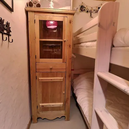 2 Pieces 6 Pers. Aux Allues - Skis Aux Pieds, Proche Commerces, Balcon, Wifi. - Fr-1-182-188